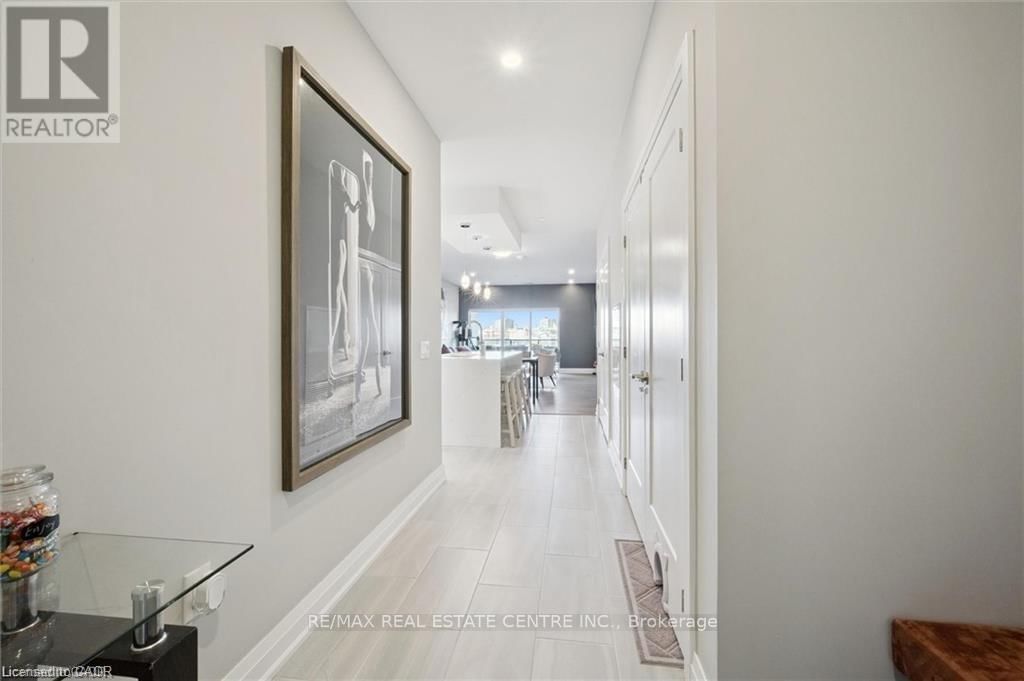 608 - 71 WYNDHAM STREET SOUTH Image 7