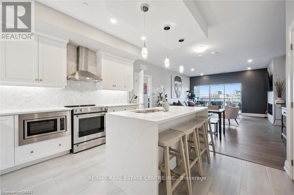 608 - 71 WYNDHAM STREET SOUTH Image 8