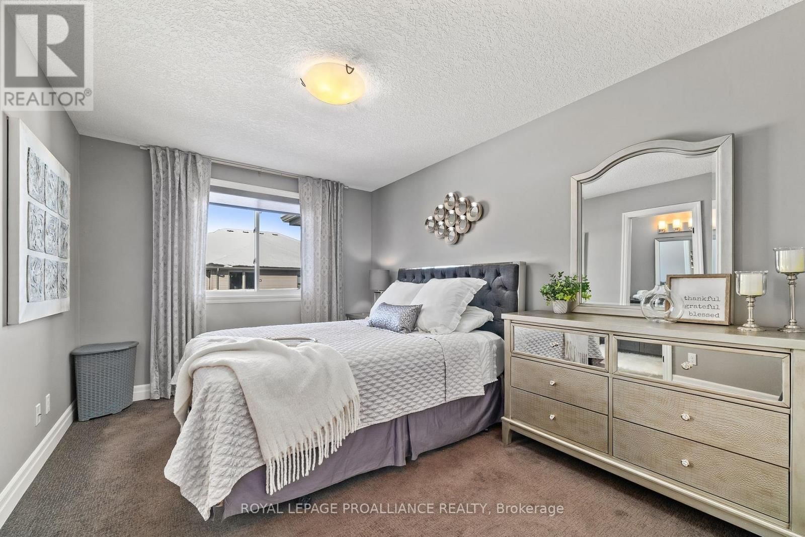 3 CORTLAND CRESCENT Image 14