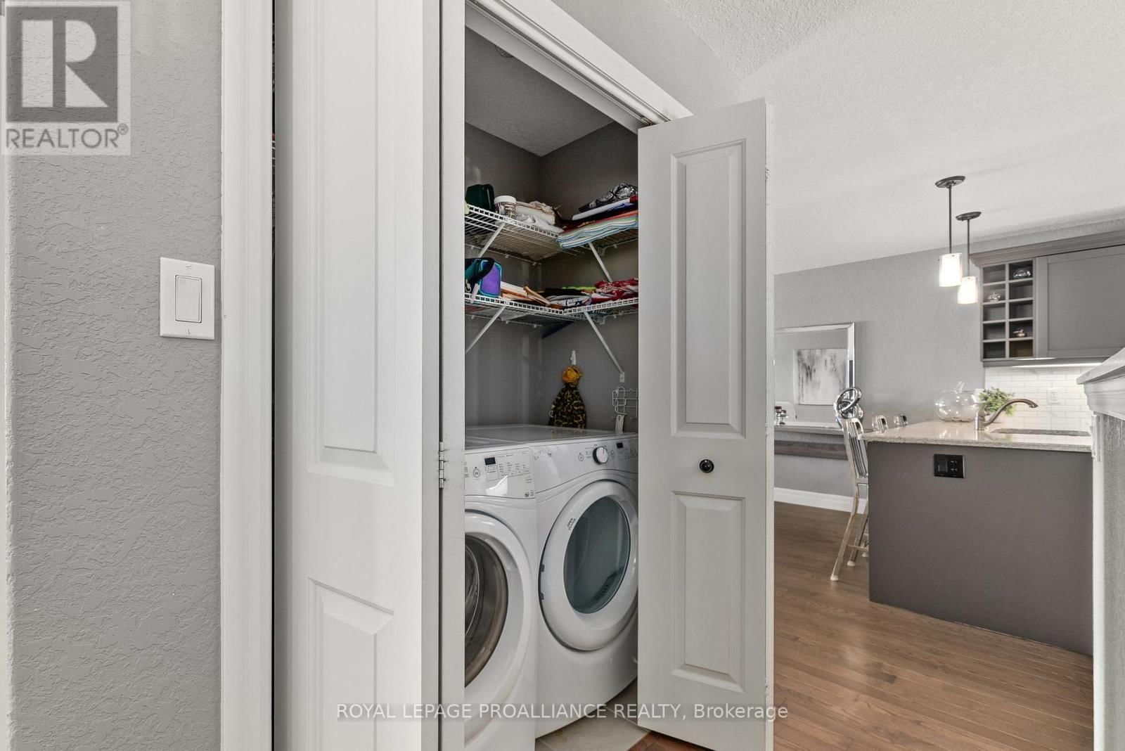 3 CORTLAND CRESCENT Image 22