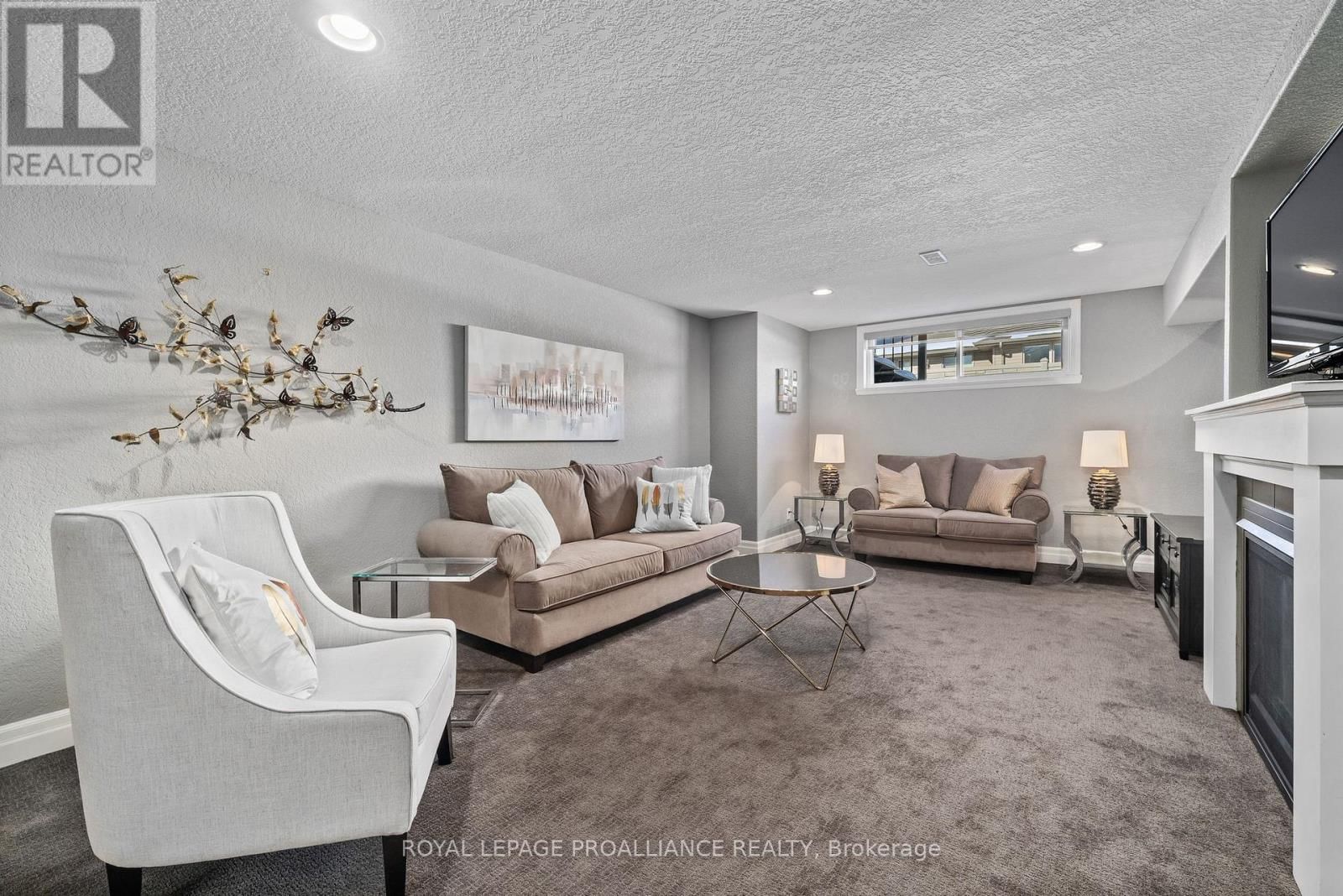 3 CORTLAND CRESCENT Image 26