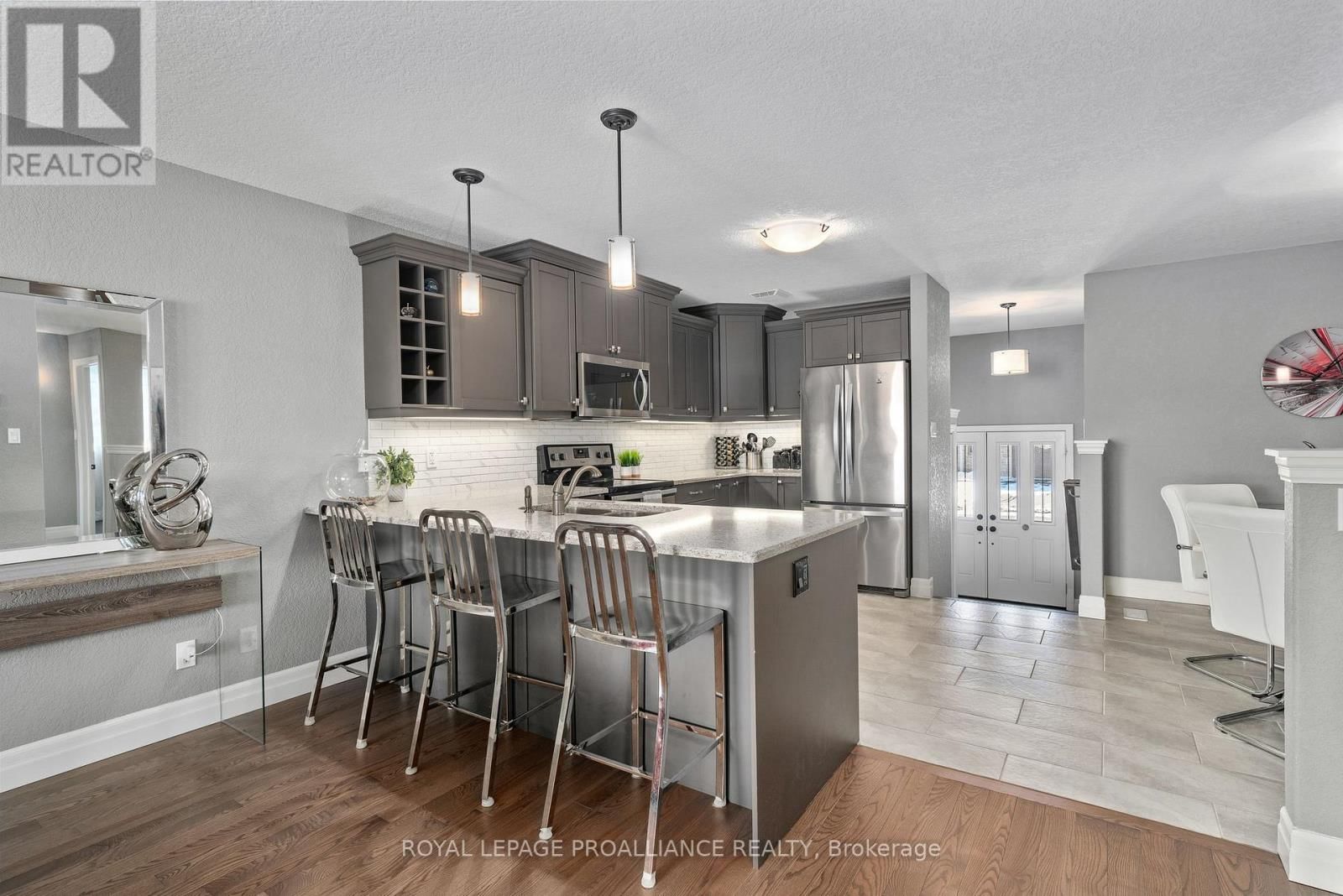 3 CORTLAND CRESCENT Image 8