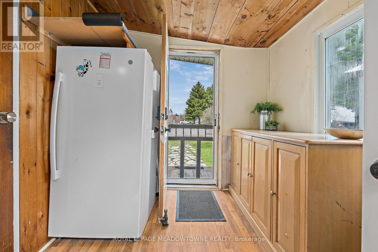 4 LAUREL LANE Image 12