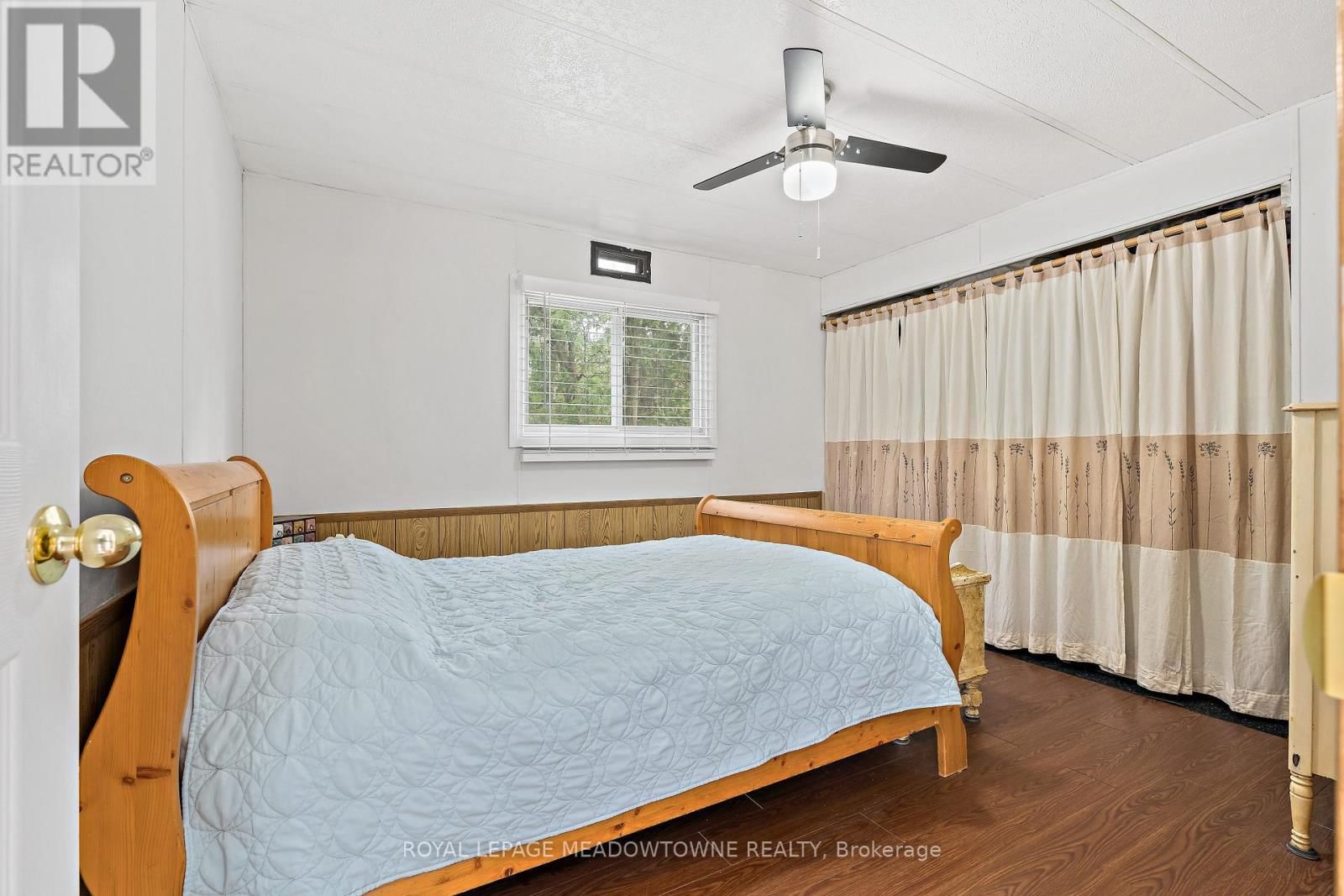 4 LAUREL LANE Image 15