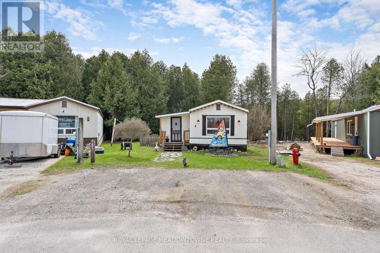 4 LAUREL LANE Image 2