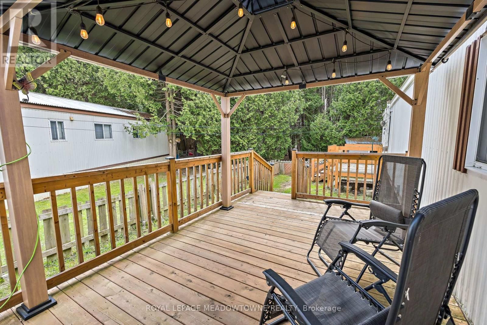 4 LAUREL LANE Image 20