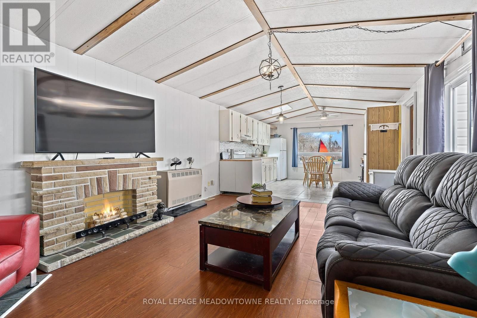 4 LAUREL LANE Image 5