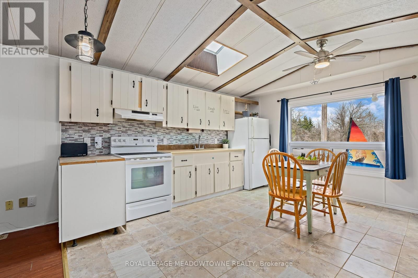 4 LAUREL LANE Image 6