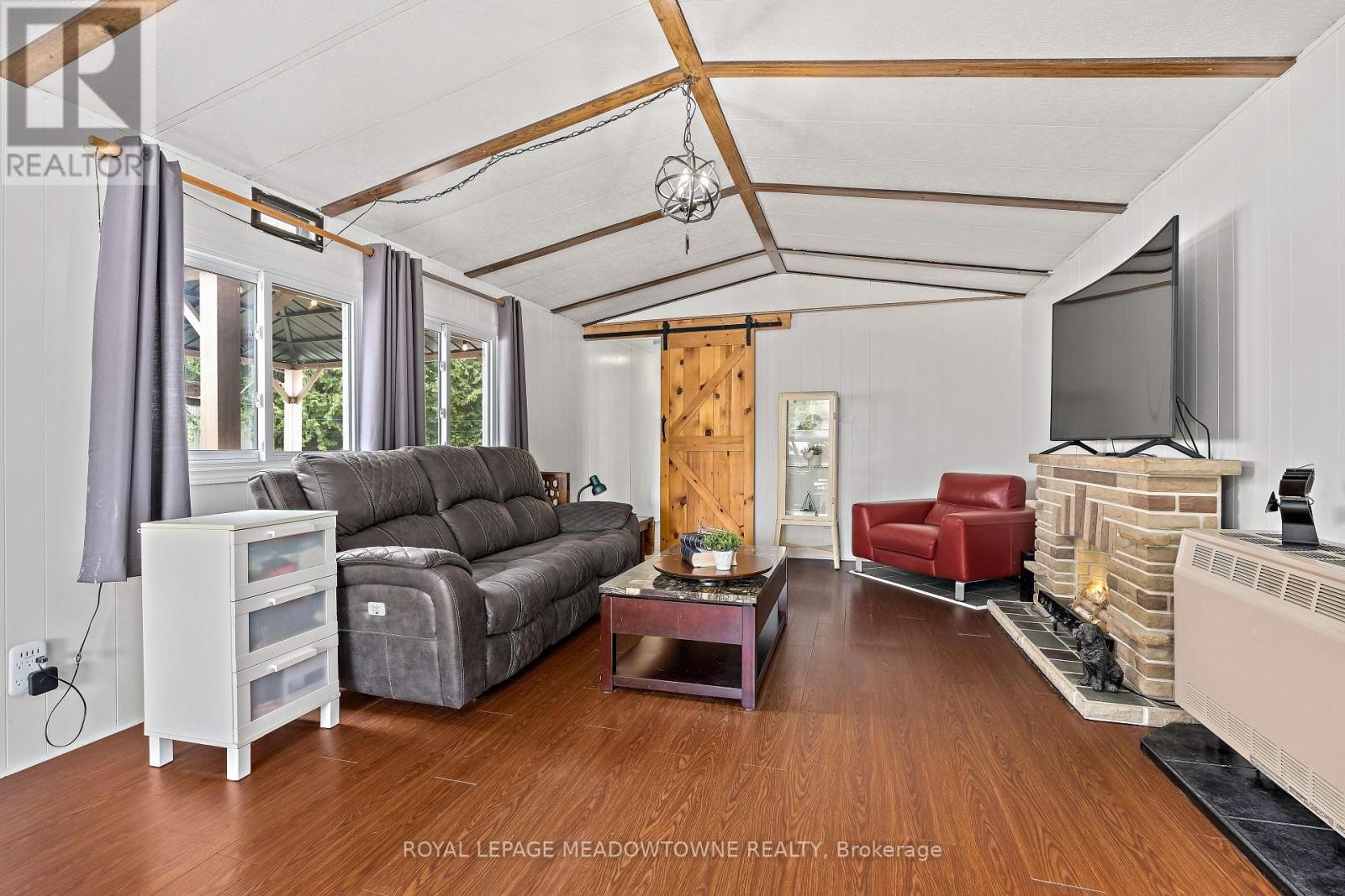 4 LAUREL LANE Image 9