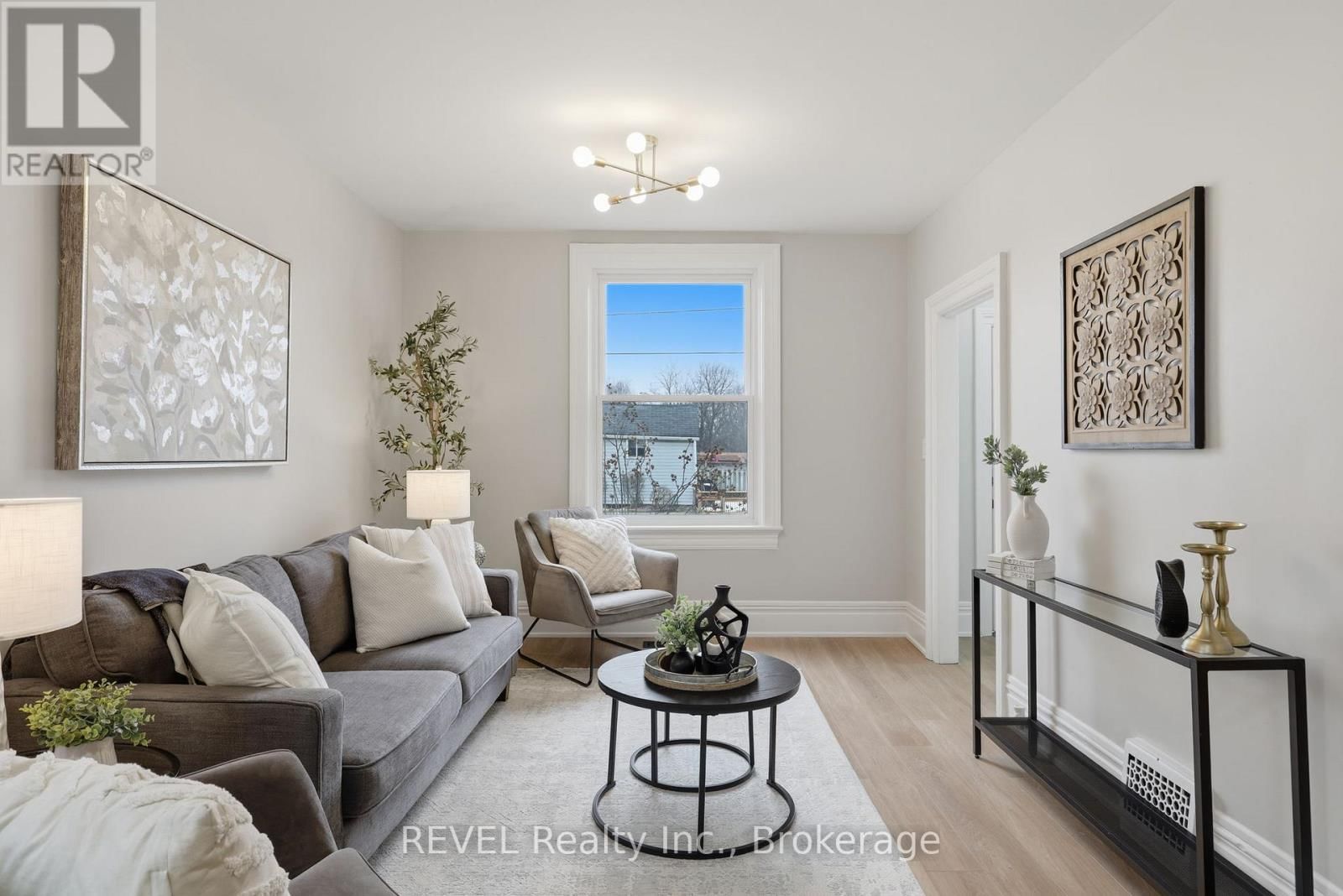 225 ROSS STREET Image 12