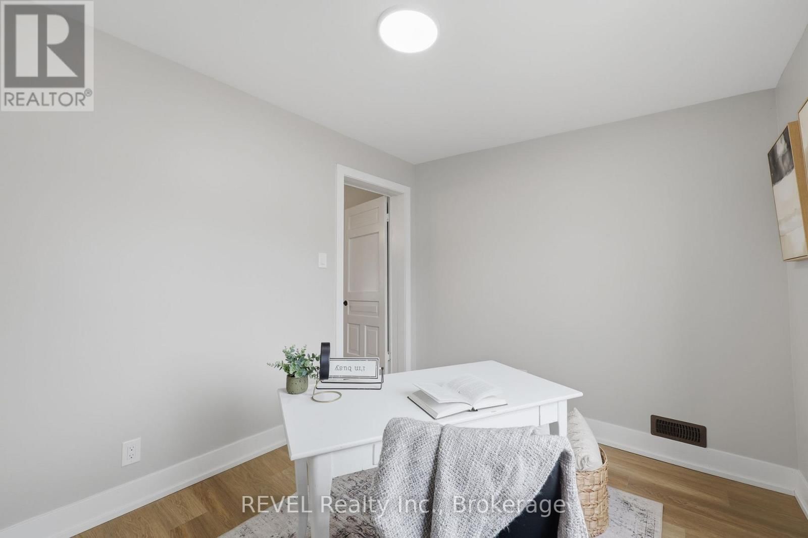 225 ROSS STREET Image 16