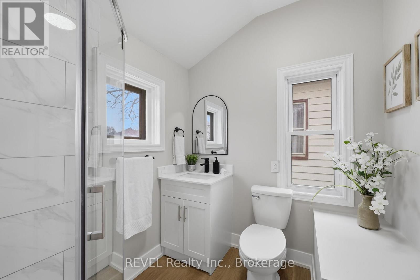 225 ROSS STREET Image 22