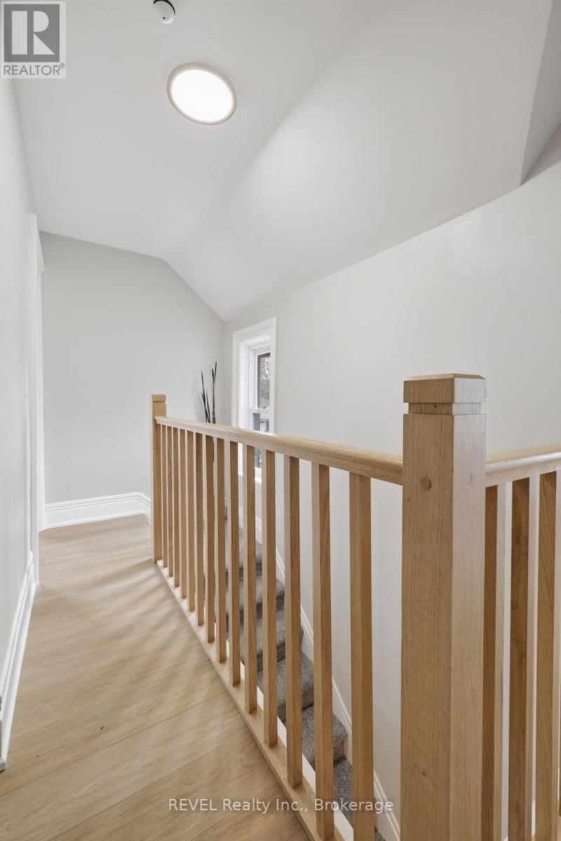 225 ROSS STREET Image 25