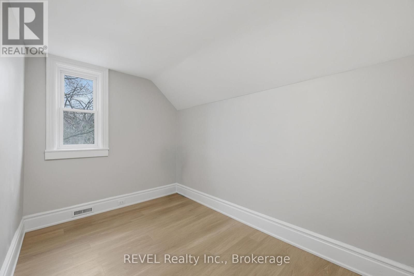 225 ROSS STREET Image 31