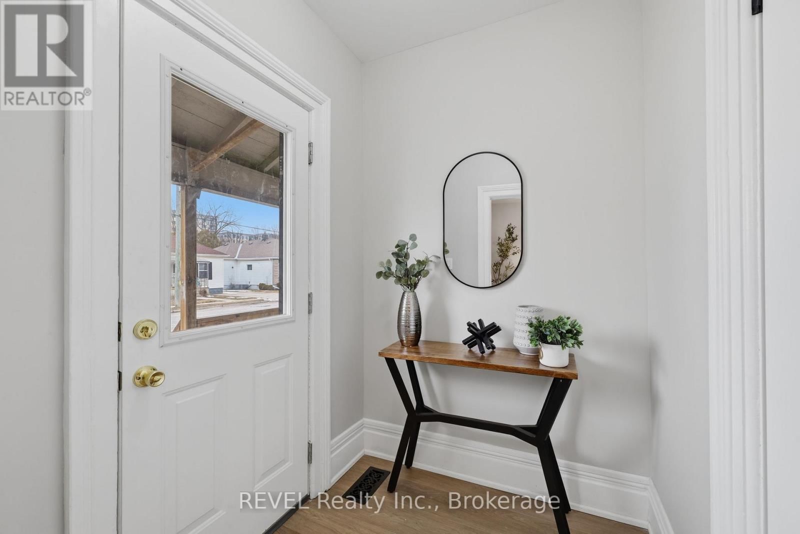 225 ROSS STREET Image 4