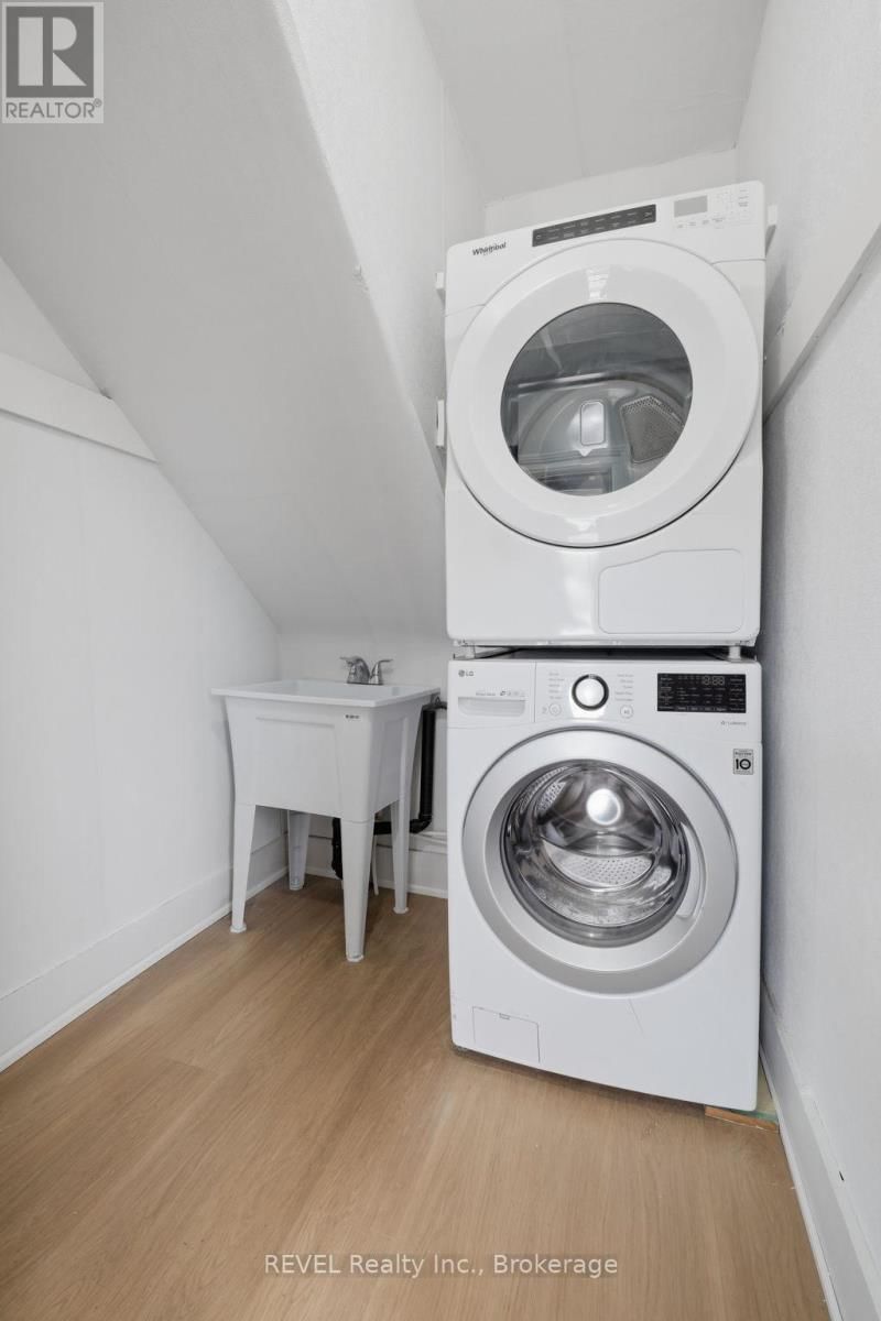 225 ROSS STREET Image 40