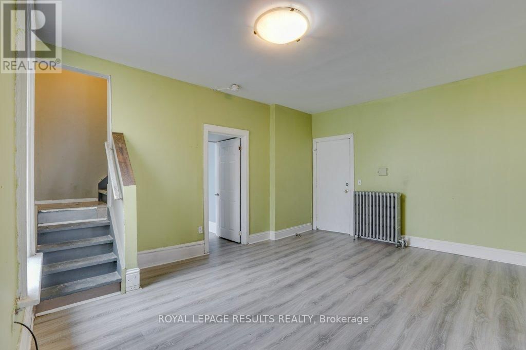 42 REDAN STREET Image 30