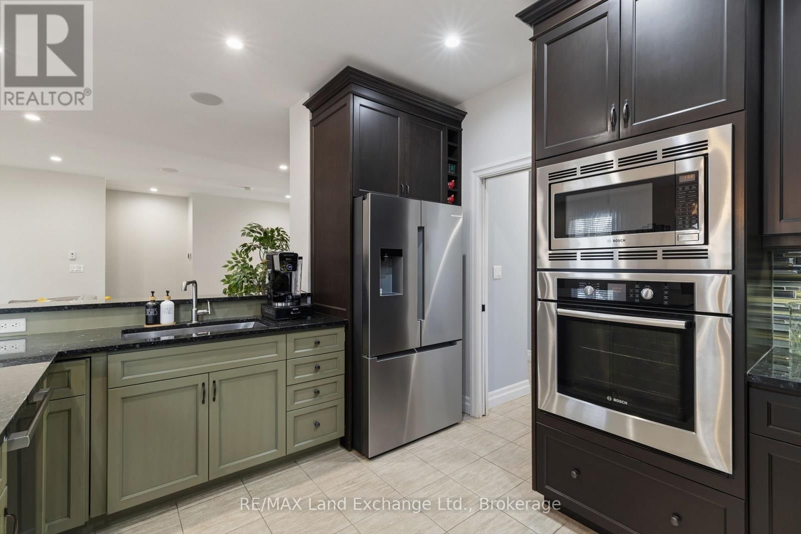 353 STICKEL STREET Image 11