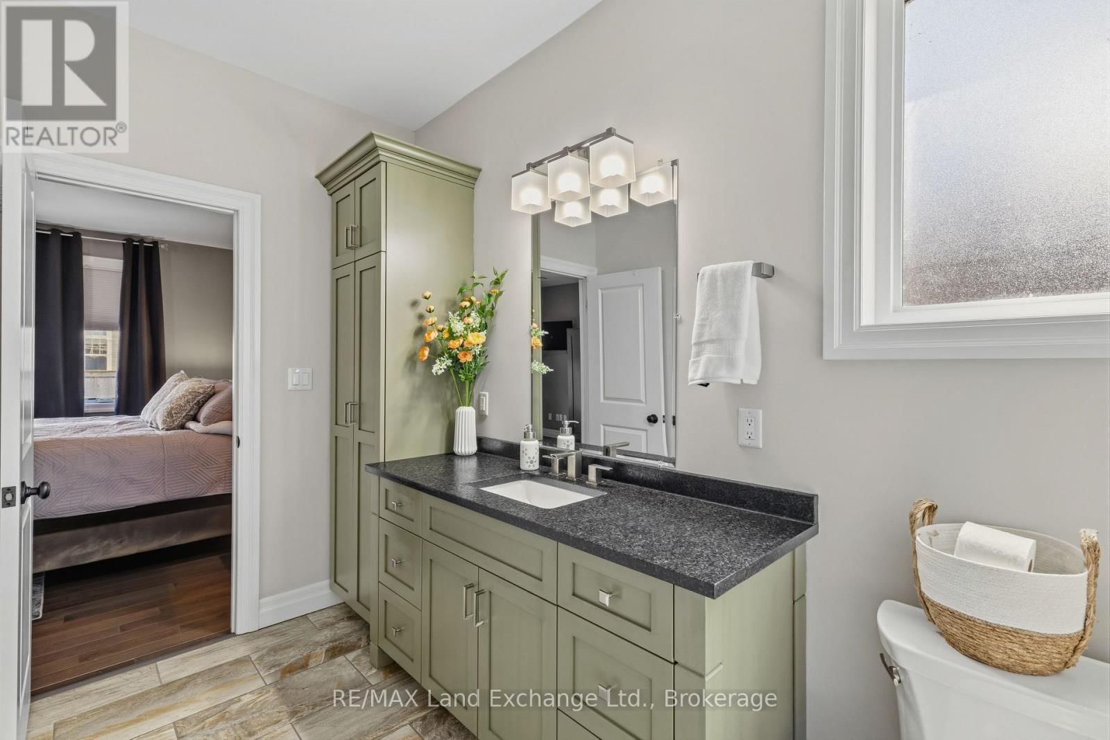 353 STICKEL STREET Image 18