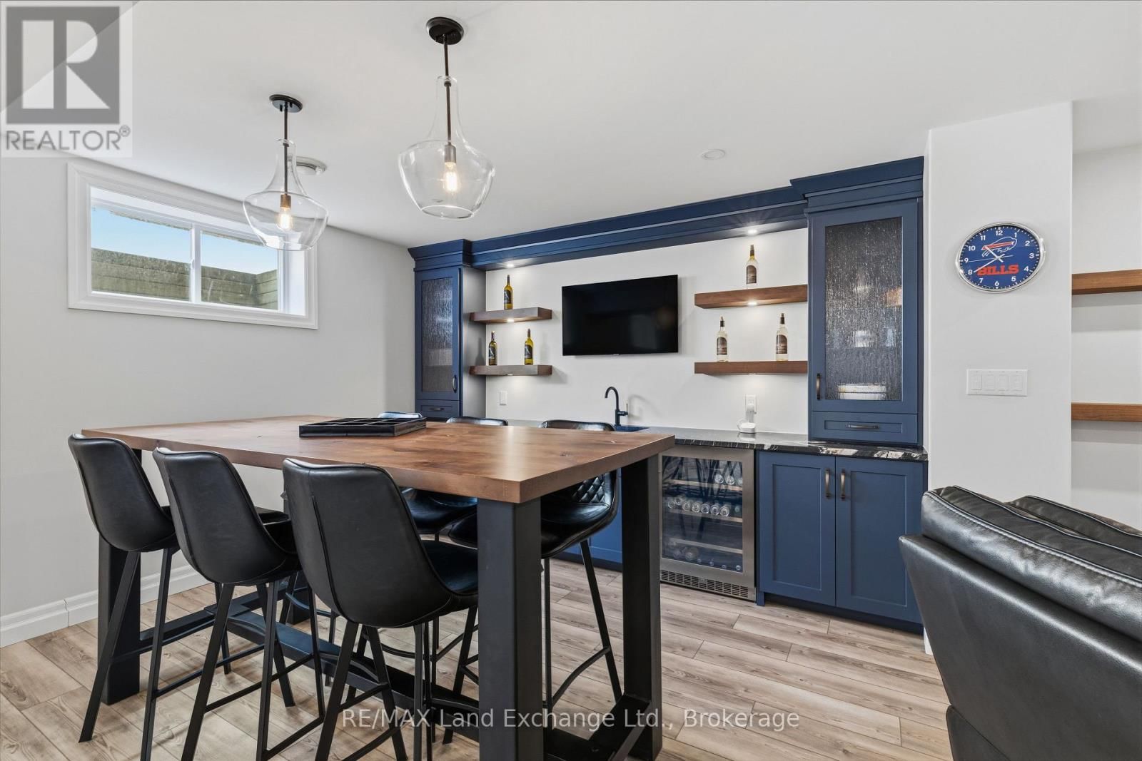 353 STICKEL STREET Image 23