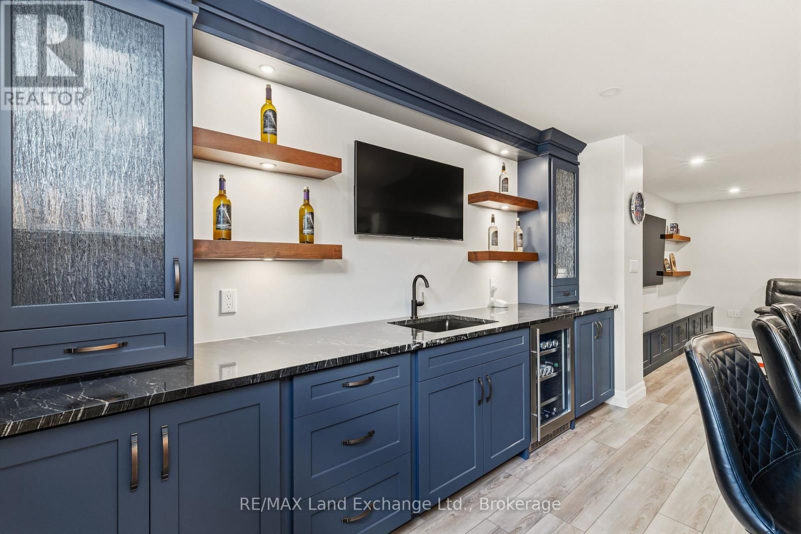 353 STICKEL STREET Image 24