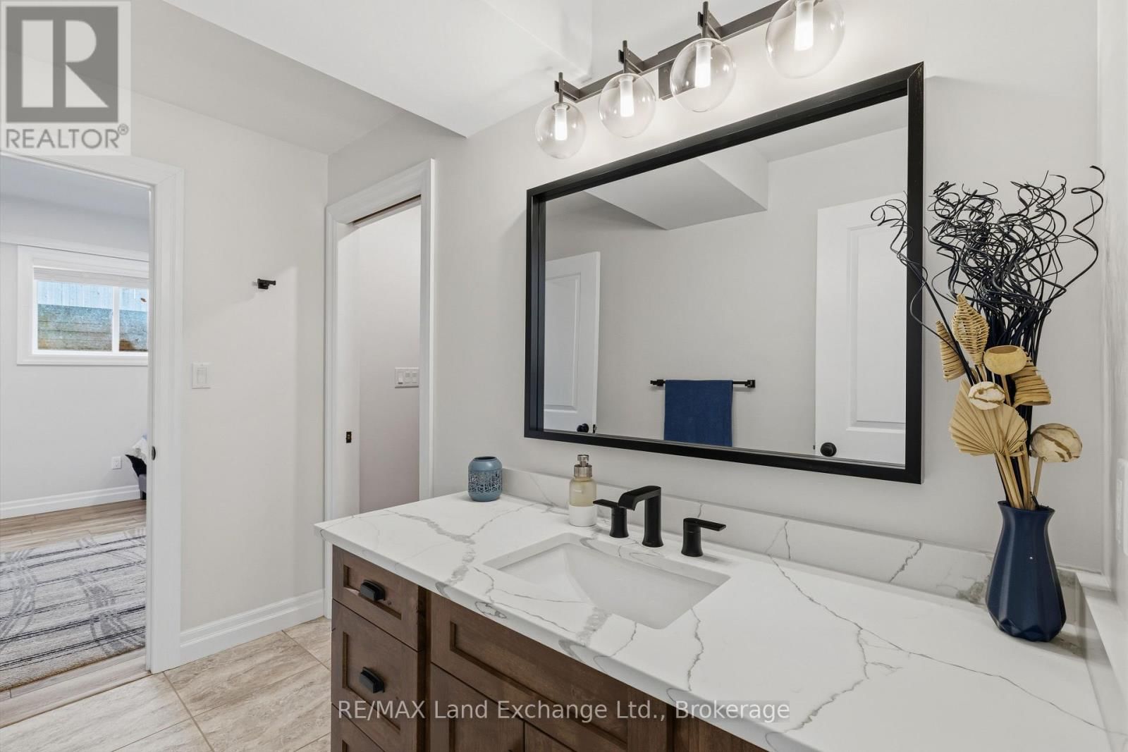 353 STICKEL STREET Image 27