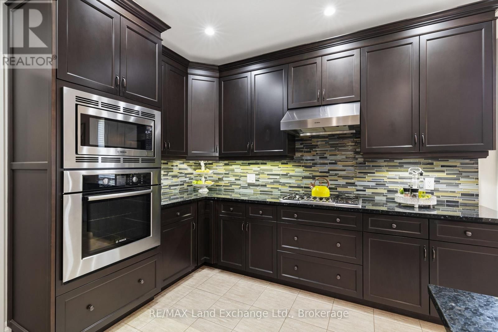 353 STICKEL STREET Image 9