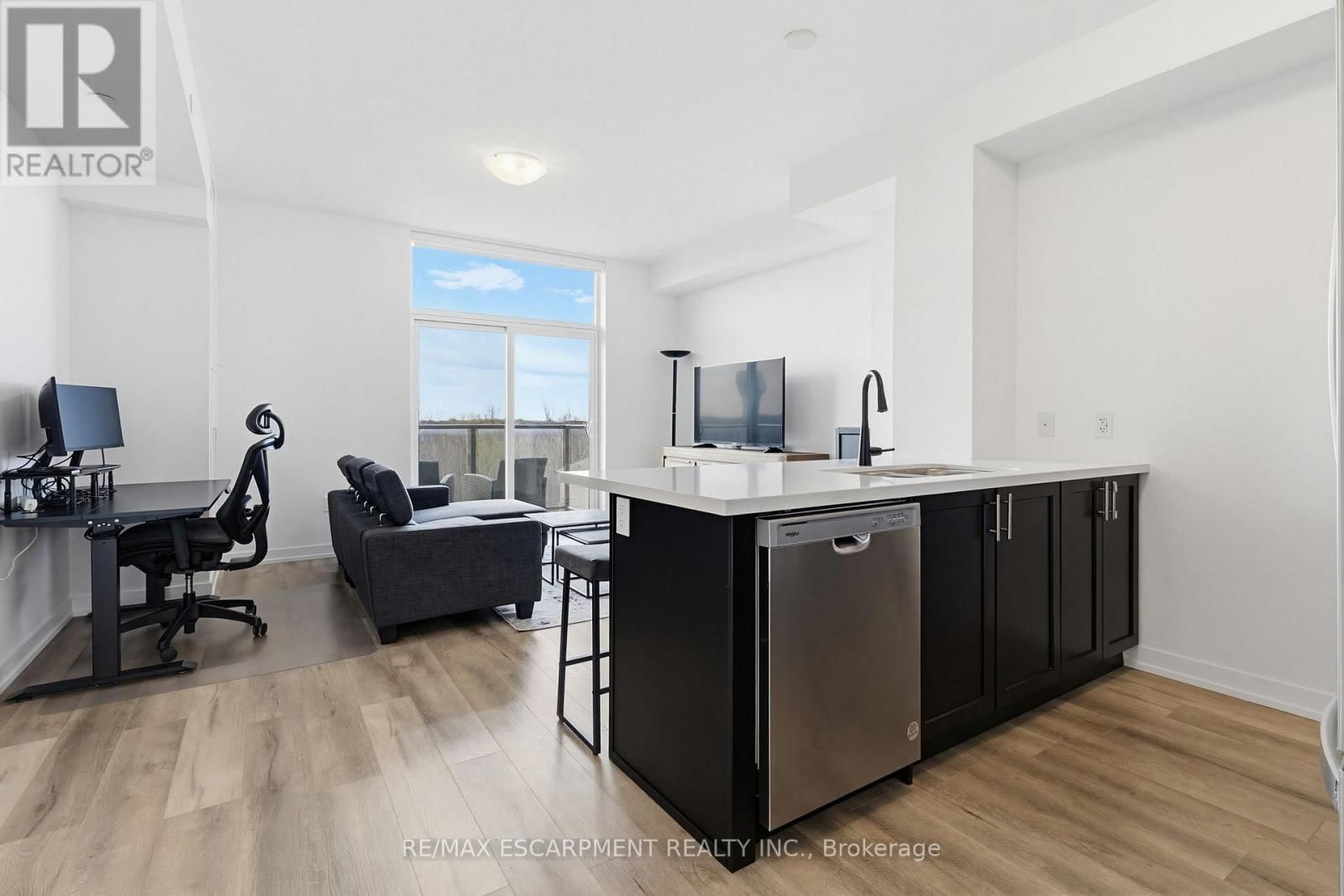 438 - 10 MALLARD TRAIL Image 8