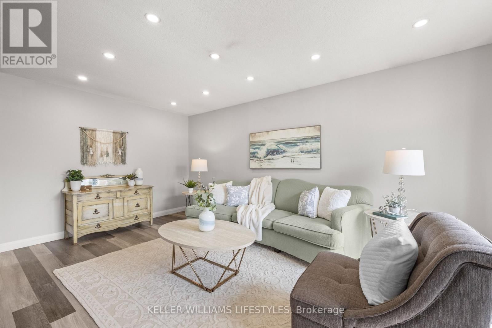 20 GATEWOOD CRESCENT Image 11