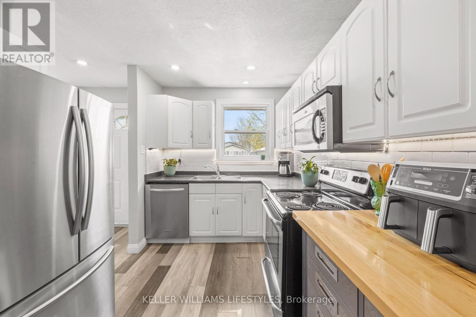 20 GATEWOOD CRESCENT Image 13