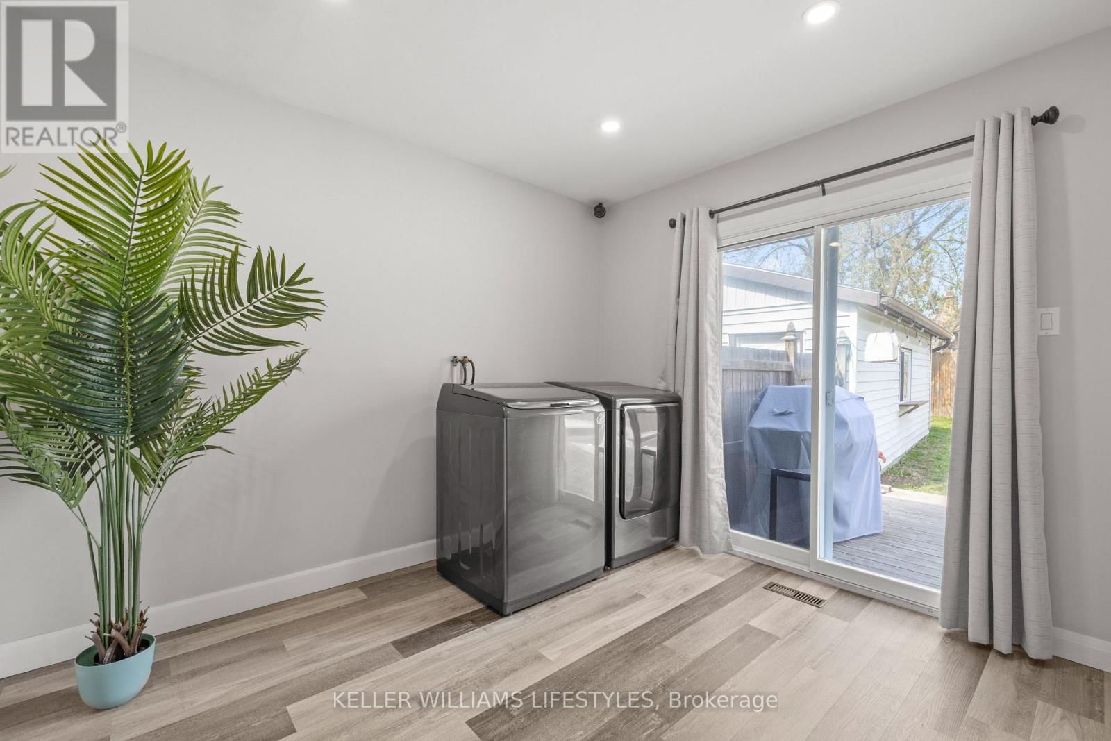 20 GATEWOOD CRESCENT Image 22