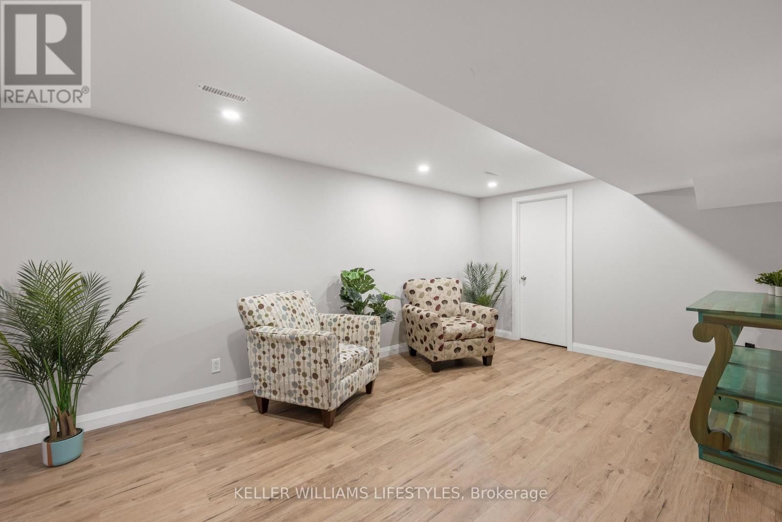 20 GATEWOOD CRESCENT Image 26