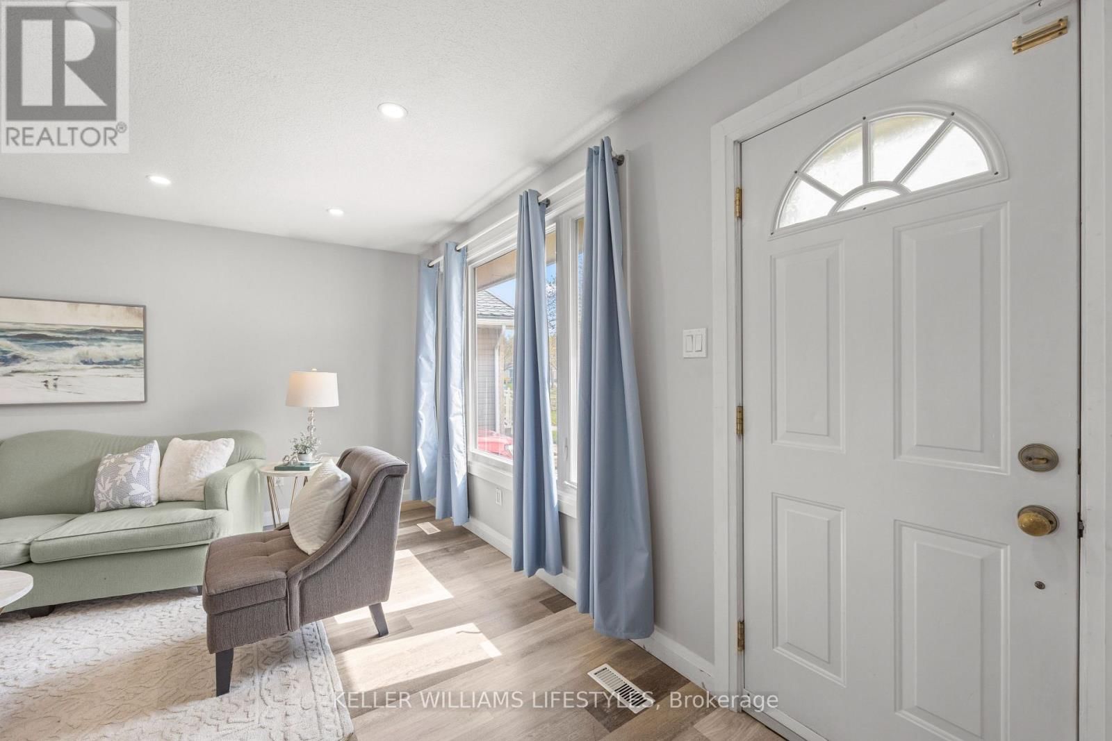 20 GATEWOOD CRESCENT Image 8