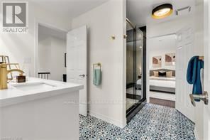 31 PEER COURT Image 30