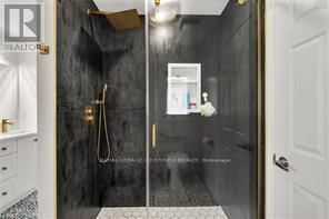 31 PEER COURT Image 32