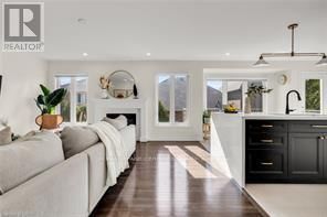 31 PEER COURT Image 9