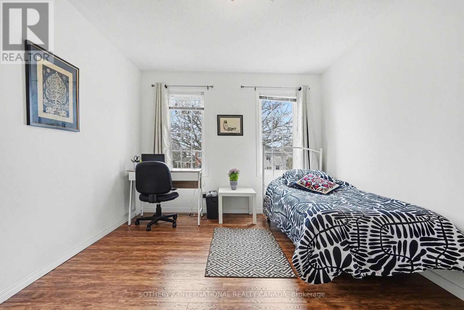 55 CHANTILLY GATE Image 18