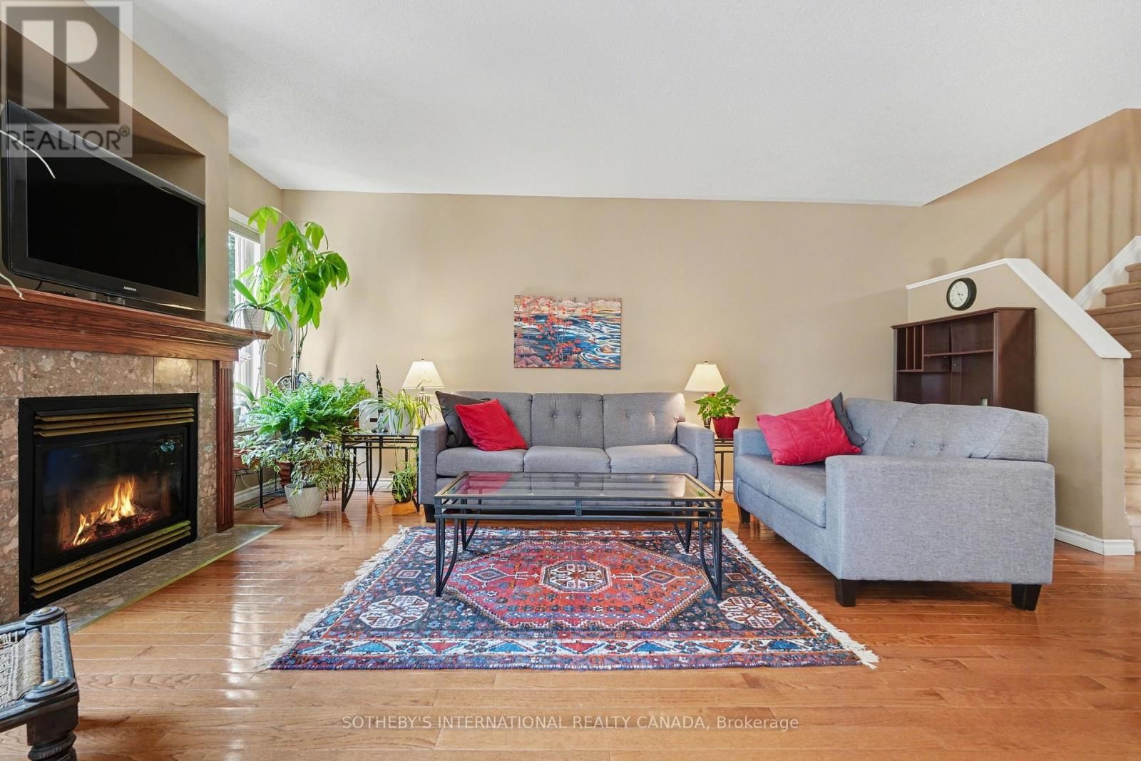 55 CHANTILLY GATE Image 3