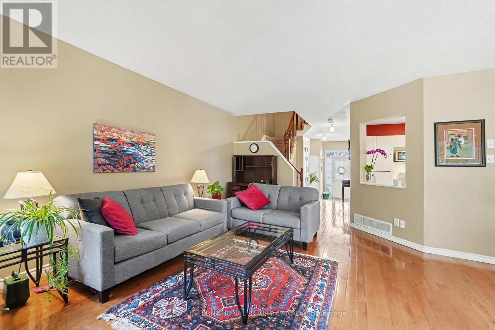 55 CHANTILLY GATE Image 4