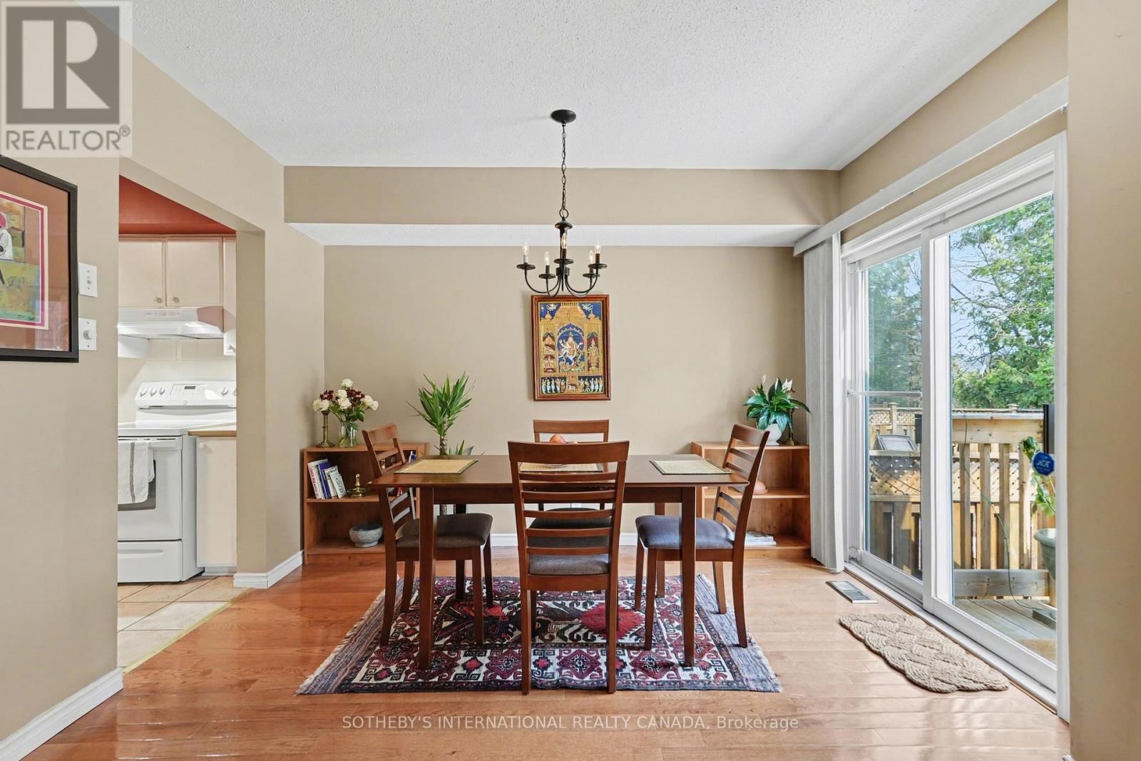 55 CHANTILLY GATE Image 6