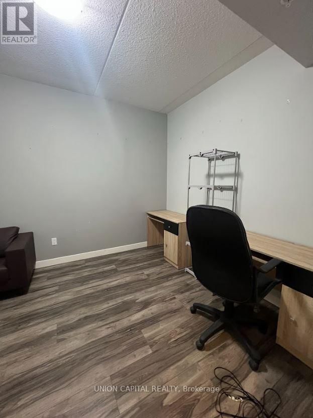 B207 - 62 BALSAM STREET Image 6