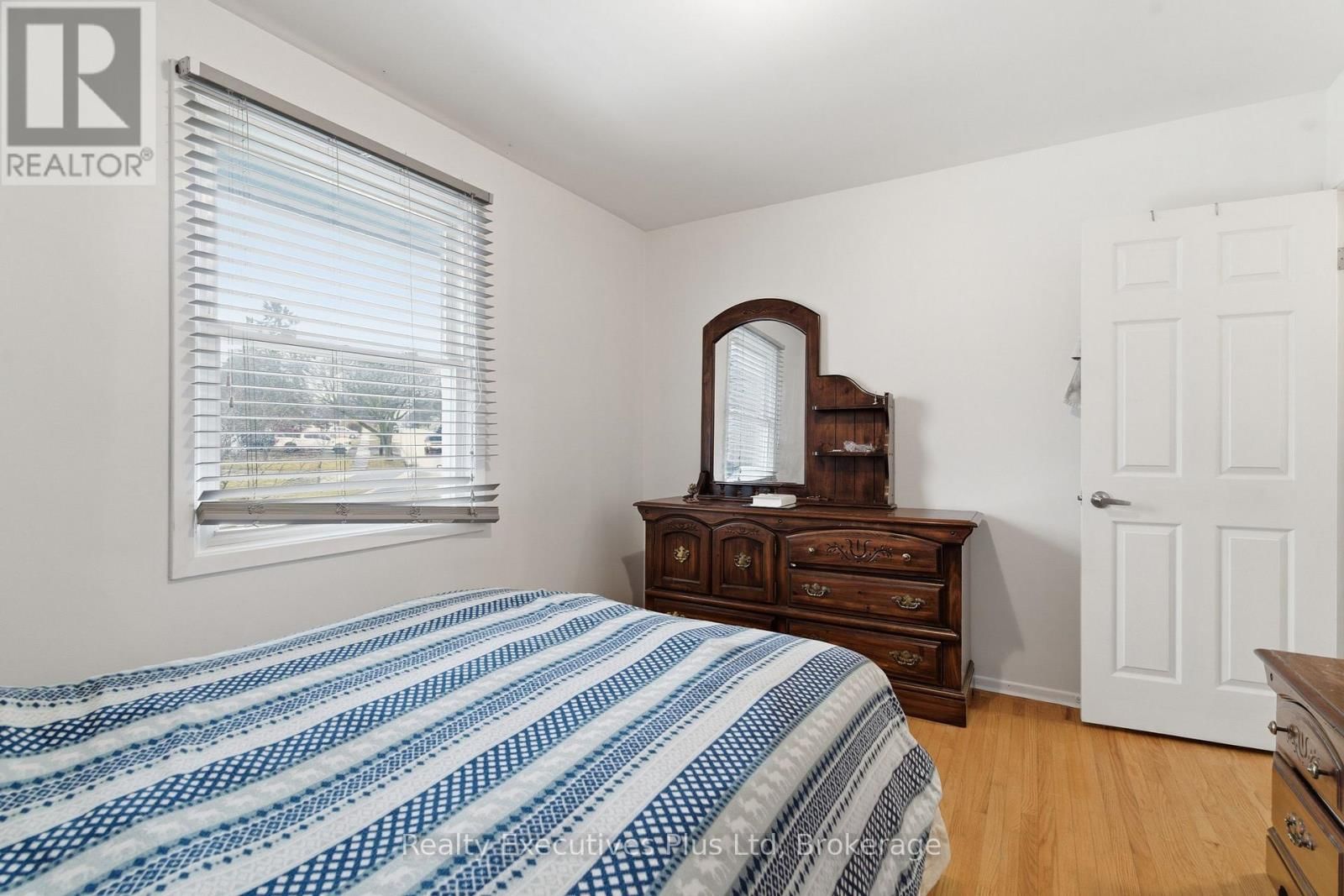 90 WESTERN AVENUE Image 16