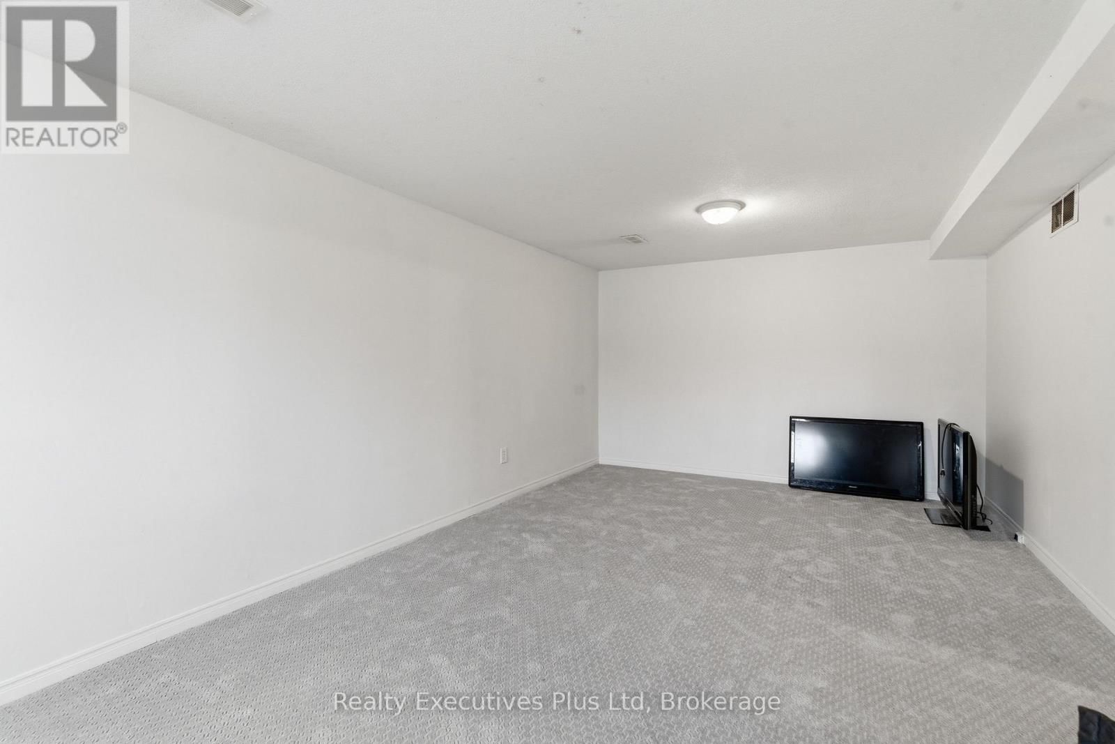 90 WESTERN AVENUE Image 21