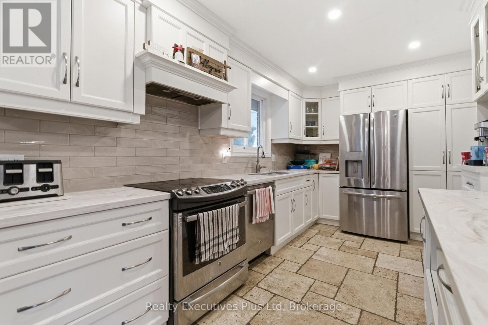 90 WESTERN AVENUE Image 8