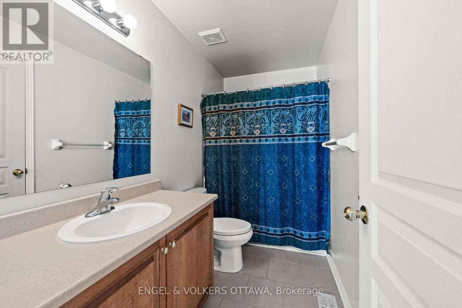 25 GOLDTHORPE PRIVATE Image 20