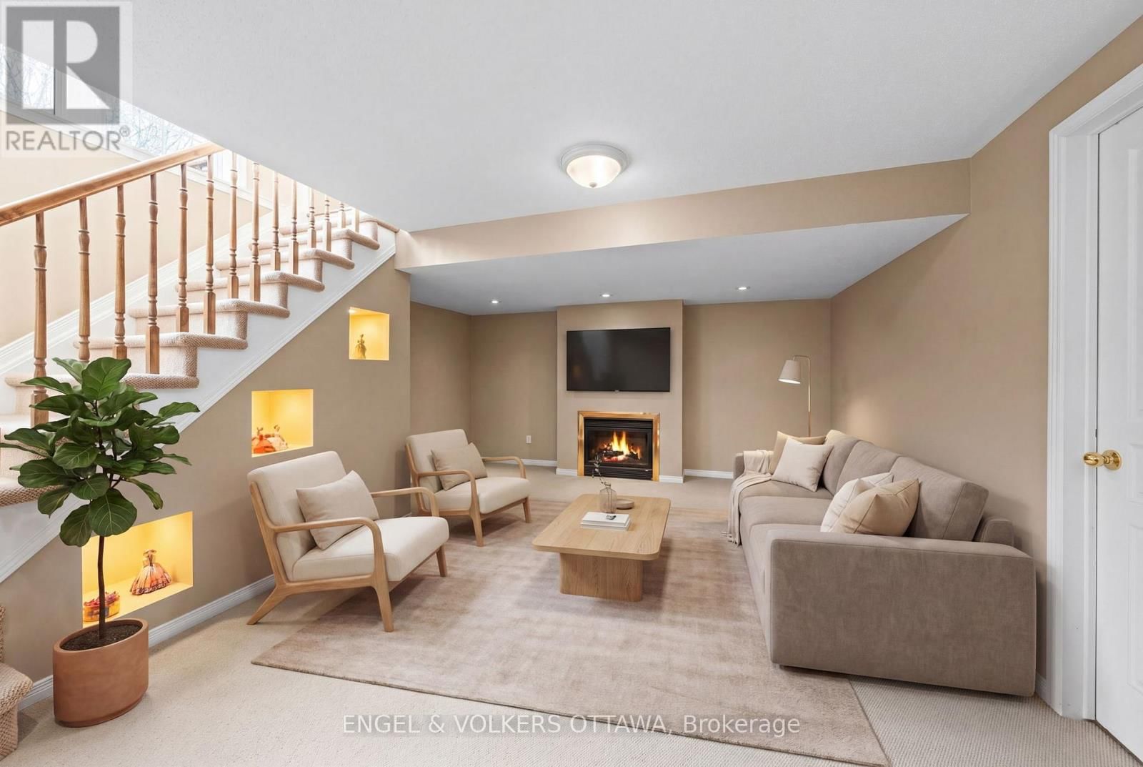 25 GOLDTHORPE PRIVATE Image 22