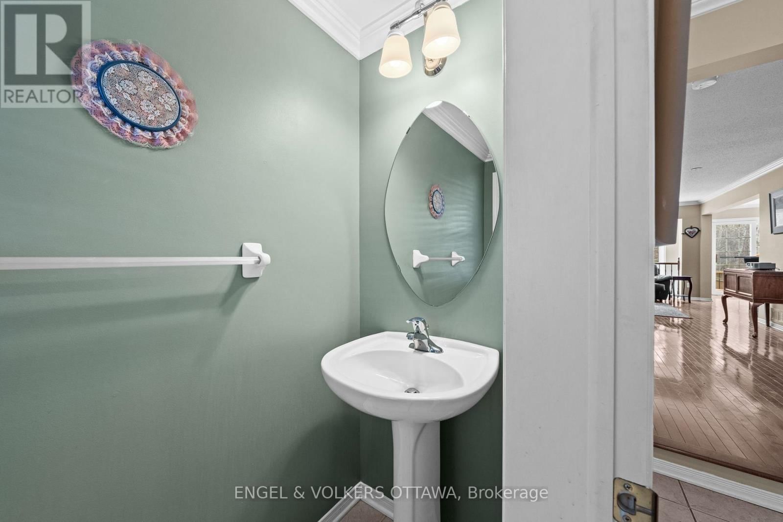 25 GOLDTHORPE PRIVATE Image 4