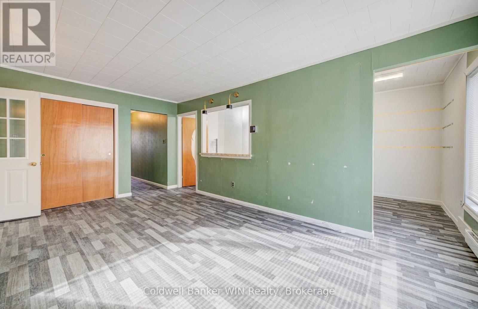 7 - 165 KING STREET WEST Image 6