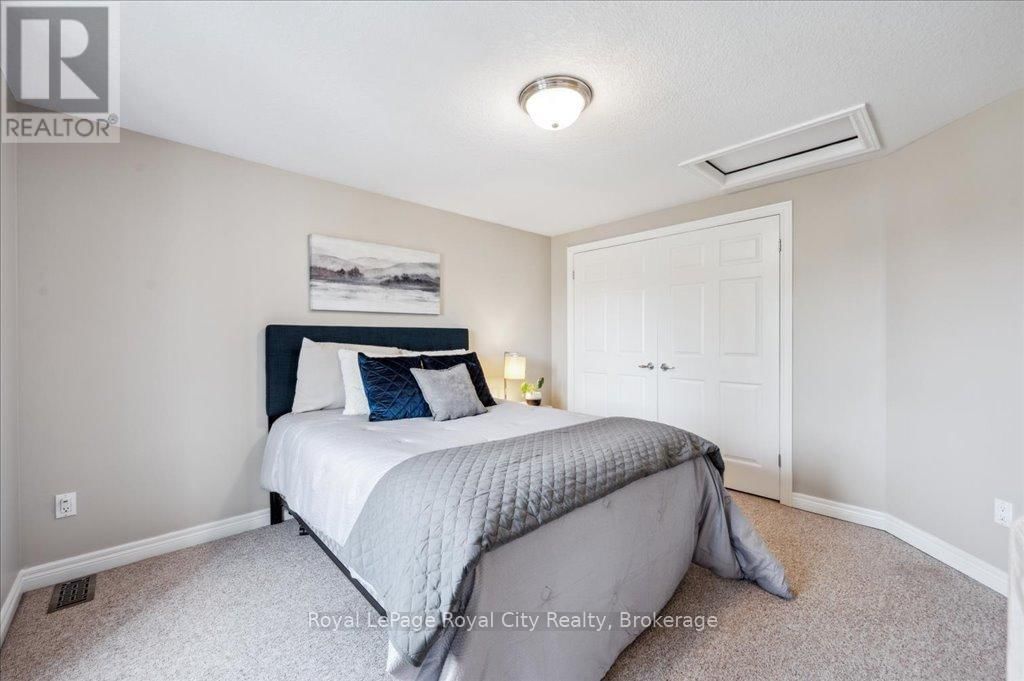 67 GREY OAK DRIVE Image 22