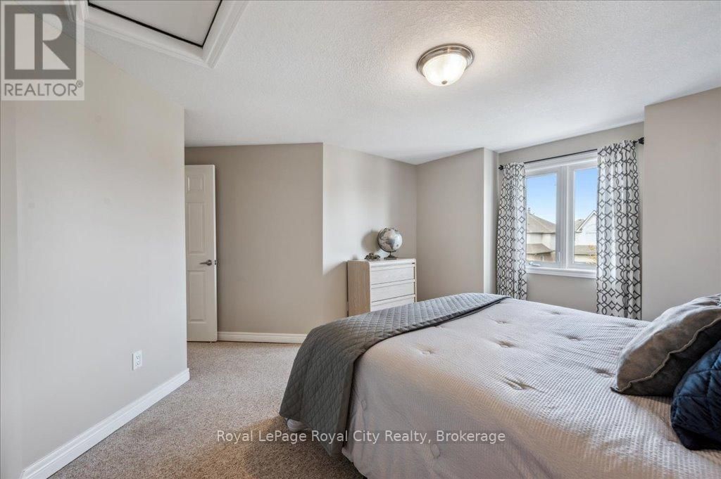 67 GREY OAK DRIVE Image 23